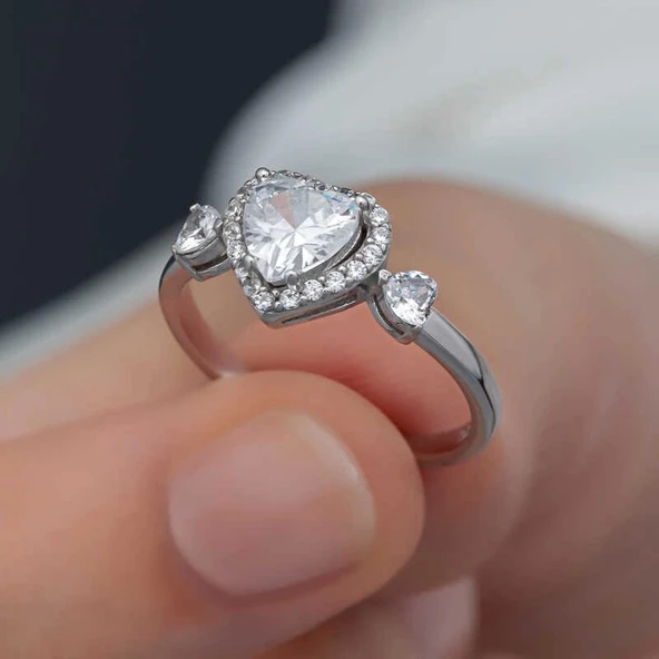 Gümüş Beyaz Taşlı Kalpli Kadın Yüzük - Resim 3