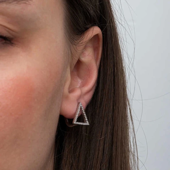 Gümüş Beyaz Taşlı Üçgen Küpe - Resim 4