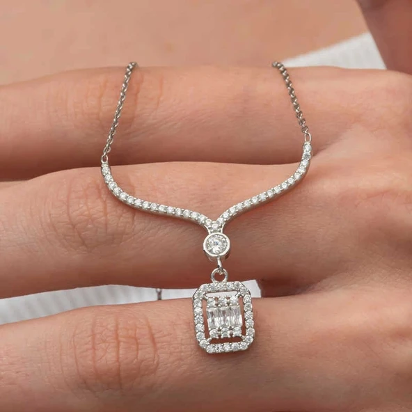 Gümüş Baget Taşlı Gerdanlık Model Kadın Kolye ürün görseli