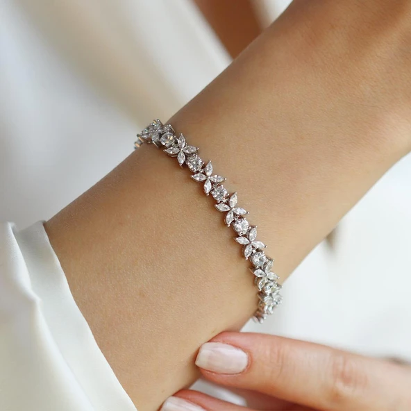 Çiçek Zirkon Taşlı Su Yolu Gümüş Bileklik ürün görseli