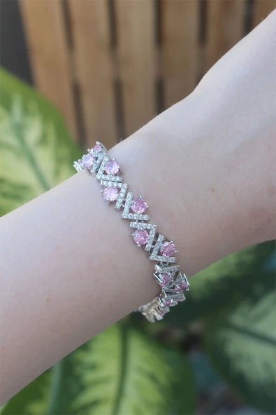 HEYF Vip Seri Pirinç Pembe Zirkon Taşlı Gümüş Renk V Model Bileklik - Resim 2