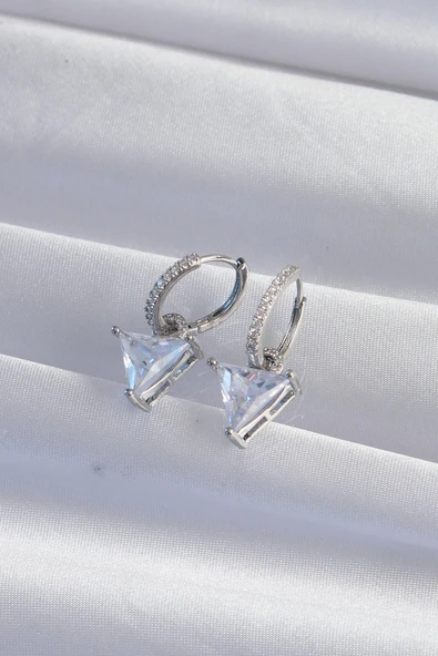 HEYF Pirinç Gümüş Renk Üçgen Zirkon Taşlı Sallantılı Halka Küpe - Resim 2