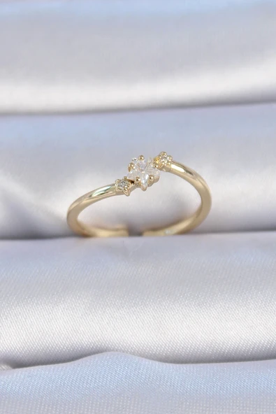 HEYF Pirinç Gold Renk Beyaz Çiçek Model Zirkon Taş Detay Kadın Yüzük