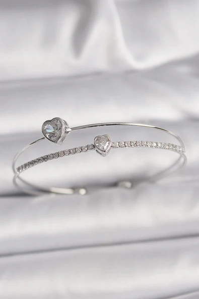 HEYF Pirinç Gümüş Renk Zirkon Taşlı Kalp Model Kadın Bileklik ürün görseli 1