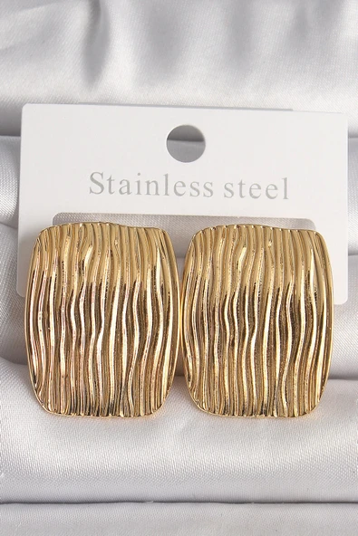 HEYF Pirinç Gold Renk İşlemeli Kare Plaka Model Kadın Küpe ürün görseli 1