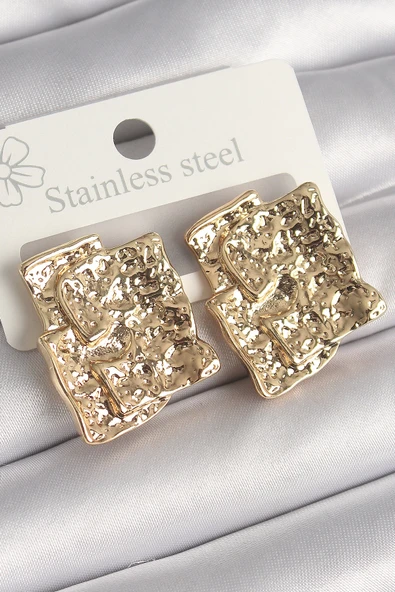 HEYF Pirinç Gümüş Renk İşlemeli Kare Plaka Model Kadın Küpe ürün görseli 1