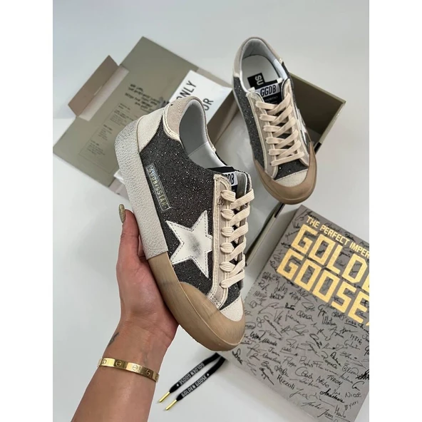 Golden Goose Super-Star