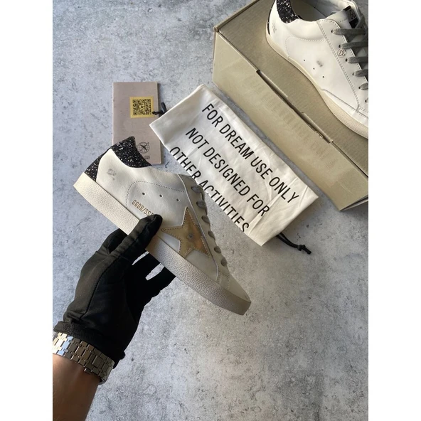 Golden Goose Super-Star