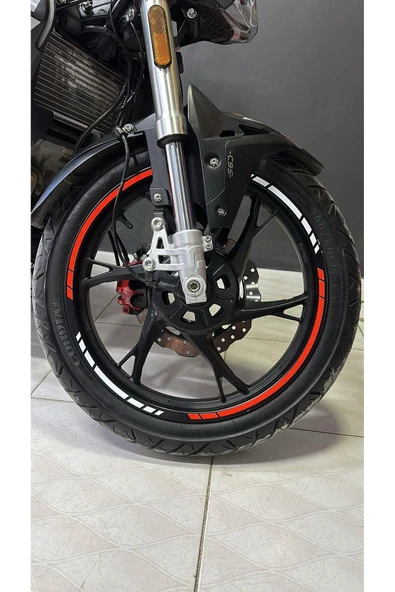 Ftmoto  BENELLİ 125S Neon Turuncu ve Gümüş Gri  Parçalı Üçgen Desenli Sticker Etiket Modeli