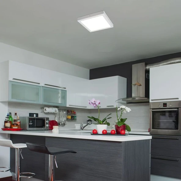24 Watt Günışığı Ledli Çok Kaliteli Sıva Üstü Tavan Armatür 22 x 22 Cm Kare Sıva Üstü Tavan Armatürü - 4