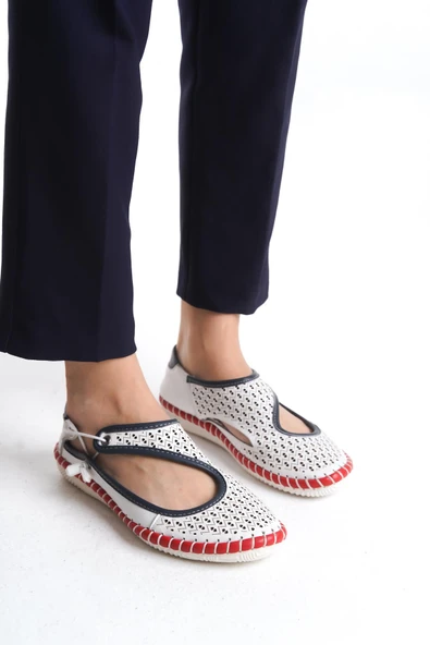 Kadın Hakiki Deri Yandan Bağcıklı Babet Asimetrik Kesim Delikli Günlük Düz Taban Ayakkabı - Resim 6