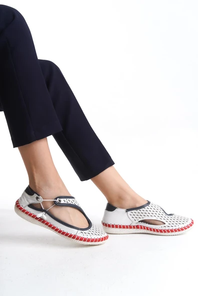 Kadın Hakiki Deri Yandan Bağcıklı Babet Asimetrik Kesim Delikli Günlük Düz Taban Ayakkabı - Resim 4