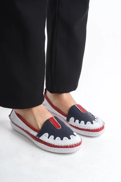 Kadın Hakiki Deri Babet Düz Taban Önü Lastik Detaylı Slip-On Günlük Ayakkabı - 5
