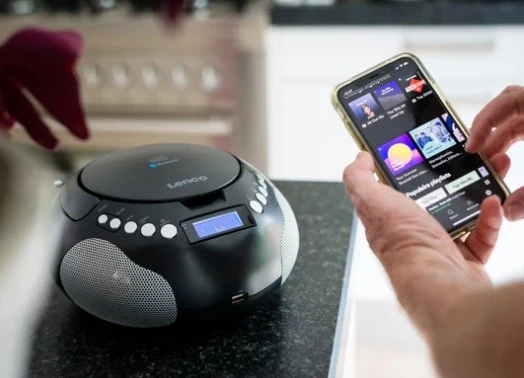 LENCO SCD-331BK - USB ve Bluetooth® özellikli taşınabilir radyo/CD/MP3 çalar - Pil ve şebeke elektriğiyle çalışan radyo - 7