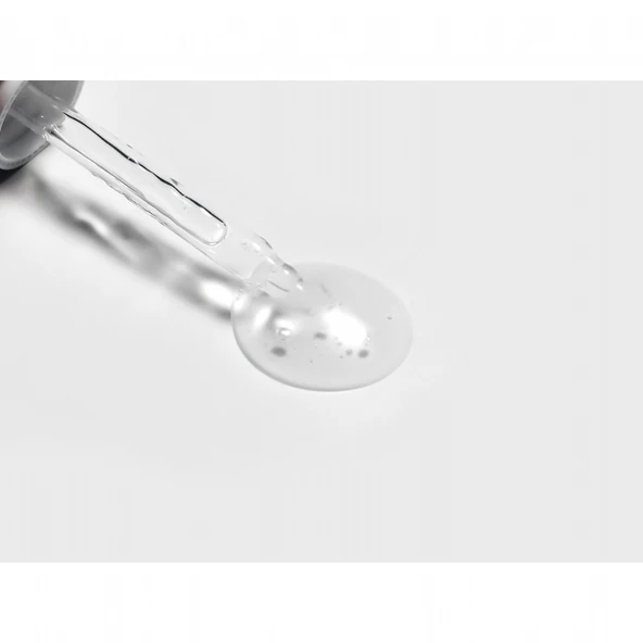 P.Calm Porsica Ampoule - Centella Asiatica + Niacinamide İçerikli Siyah Nokta Karşıtı ve Gözenek Sıkılaştırıcı Vegan Ampul - 10