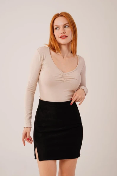 Geniş Yaka Krem Basic Body Bluz