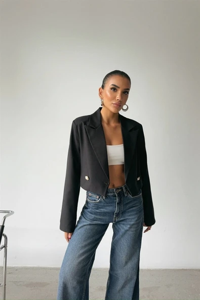 ARKASI İNCİ DÜĞME DETAYLI CROP CEKET - Siyah - 2