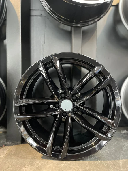 R1 Wheels 18 inç 5*100 ET35 Siyah Jant Takımı (J-3457)