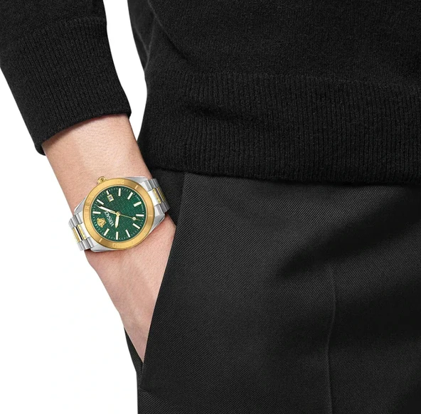 Versace VRSCVE8E00524 Erkek Kol Saati - Resim 3