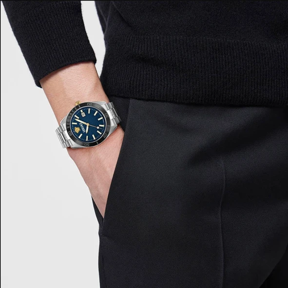 Versace VRSCVE8E00324 Erkek Kol Saati - Resim 2