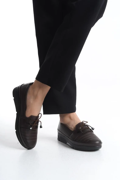 Kadın Comfort Ayakkabı Rahat Taban Bağcıklı Önü Delik Detaylı Yuvarlak Burun Ayakkabı - Resim 3