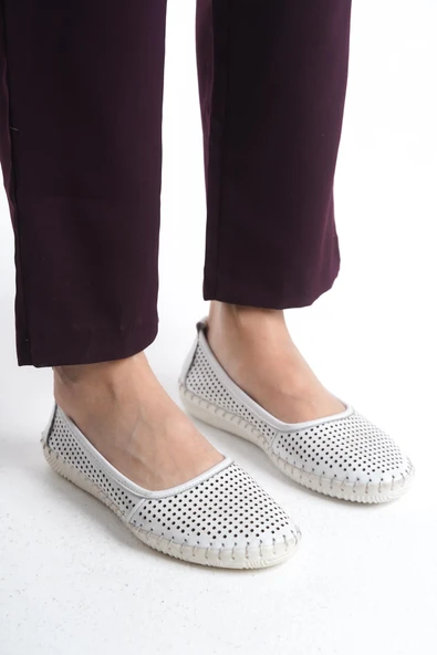 Kadın Hakiki Deri Tam Ortopedik Delikli Babet Dikişli Tam Kalıp Günlük Düz Ayakkabı - Resim 3