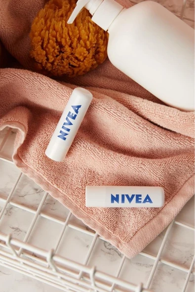 NIVEA Güneş Koruyucu Renksiz Dudak Bakım Kremi Med Repair 4,8 gr, SPF15, Nemlendirici, Çatlamış Dudaklar - 4