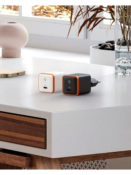 Spigen EE301 30 W Type-C Siyah Hızlı Şarj Adaptörü - 3