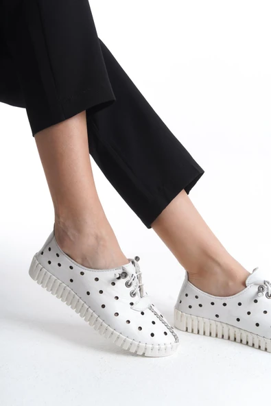 Kadın Hakiki Deri Günlük Ayakkabı Delikli Bağcıklı Düz Taban Tam Kalıp Günlük Ayakkabı - Resim 3