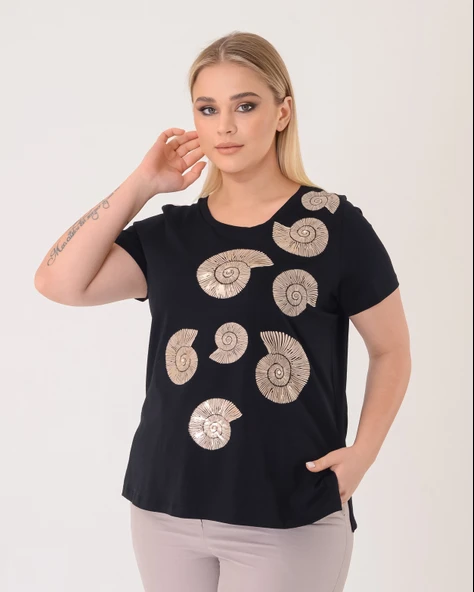 Vedi Büyük Beden Bisiklet Yaka Kısa Kollu Baskı Ve İnci Detaylı Kadın T-Shirt 25YXD5014