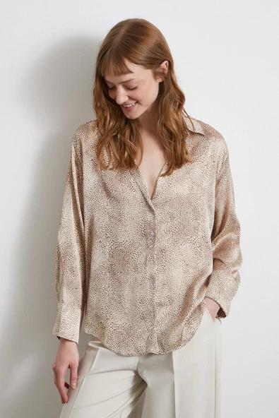V Yaka Desenli Saten Gömlek Kahve ürün görseli 1