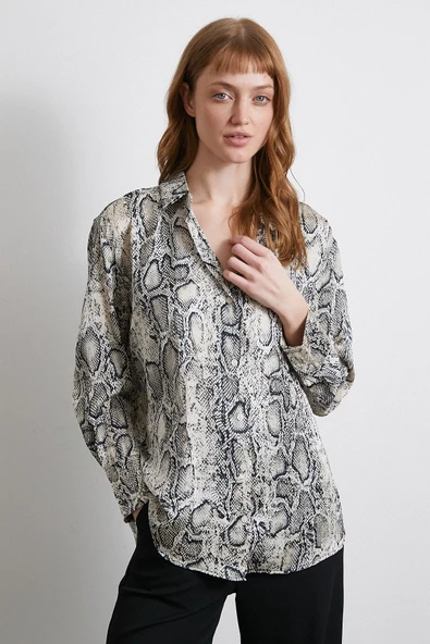 Kraşlı Yılan Desen Gömlek Gri ürün görseli