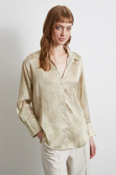 V Yaka Desenli Saten Gömlek Yeşil