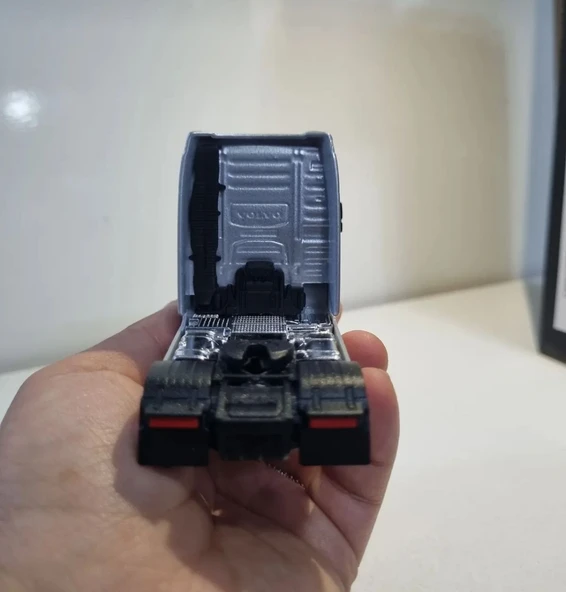 Gri Diecast Model Araç 9 Cm Volvo FH Metal Çekici Oyuncak Tır Kafa - 3