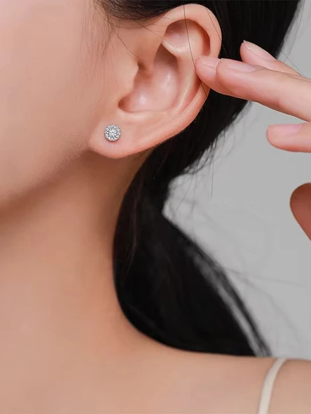 Timeless Series Işıltılı Harika Tektaş Gümüş Kadın Küpe 5,5 Mm - Resim 2