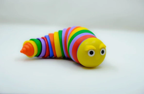 Küçük Renkli Hareketli Tırtıl - Resim 5