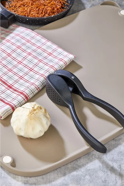 AKBELLİ GROUP Döküm Sarımsak Ezeceği