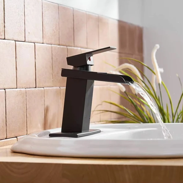 LAVABO BATARYASI MAT SİYAH ŞELALE KARE GÖVDE EĞİMLİ HAVZA BANYO ARMATÜR ÇİFT GİRİŞ LÜKS ERGONAMİK