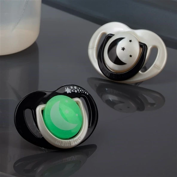 Mamajoo Sterilizasyon & Saklama Kutulu Black & Pearl Desenli İkili Ortodontik Emzik Gece & Gündüz / 12 Ay+ - Resim 6