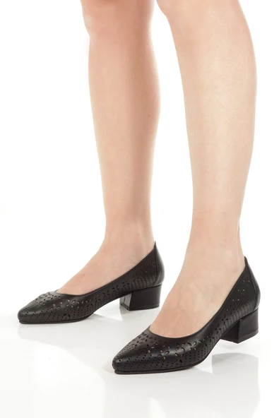 Tiran Siyah Hakiki Deri Stiletto Kısa Kalın Topuklu Yazlık Ayakabı - 3