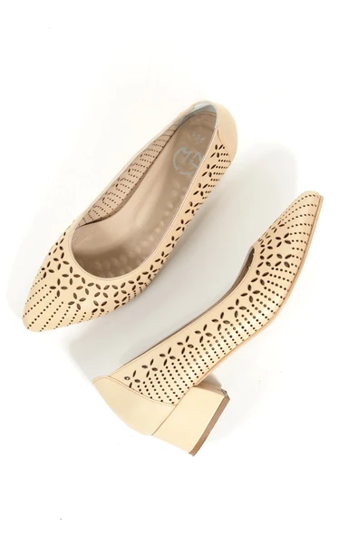 ​​Tiran Bej Rengi Hakiki Deri Stiletto Kısa Kalın Topuklu Yazlık Ayakabı - Resim 3