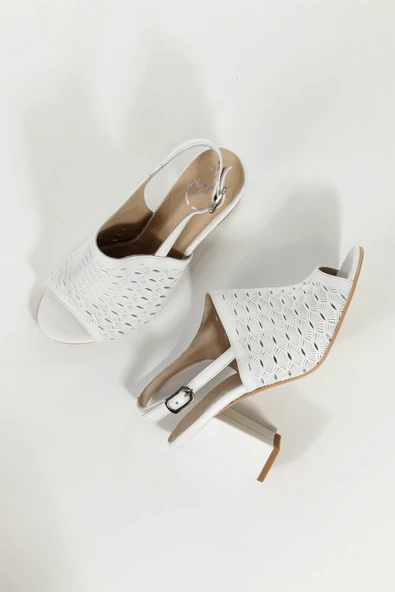 Villy Beyaz Hakiki Deri Sandalet Asimetrik Topuklu Ayakkabı - 4
