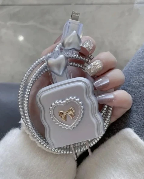 Brokoli Home iPhone 18W/20W Gümüş Kalp Uyumlu Şarj Kılıfı,Şarj Kablo Örme Aparatı, Kablo Koruyucu Aparatı,Gümüş