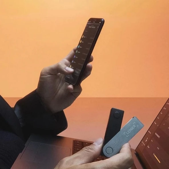 Ledger Nano X - Güvenli Kripto ve NFT Bluetooth Donanım Cüzdanı - 2
