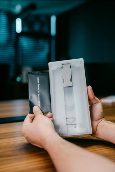 Samsung Galaxy S22 Ultra Ekran Koruyucu Kolay Uygulama Aparatlı Silikon Koruyucu (Z-EASY-) Renksiz - 3