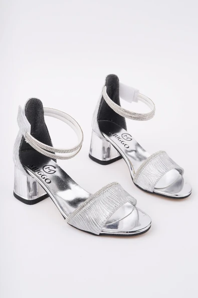 Muggo NOŞA Bilekten Bağlamalı Simli Kız Çocuk Kısa Topuklu Ayakkabı - 2