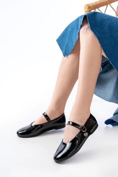 İNF-324 Siyah Rugan Baretli Tokalı Günlük Kadın Babet - 4