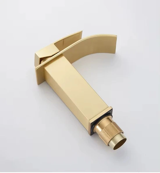LAVABO BATARYASI MAT GOLD ŞELALE KARE GÖVDE EĞİMLİ HAVZA BANYO ARMATÜR ÇİFT GİRİŞ MUSLUK LÜKS ERGONOMİK - 4