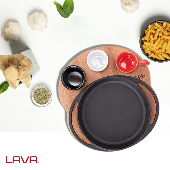 Lava Döküm Yuvarlak Sahan Döküm Demir Yekpare Çift Kulplu Kayın Servis Ahşabı Çap(Ø)20cm. (Sos kapları dahil değildir.) - Resim 5