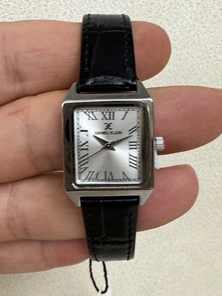 DANIEL KLEIN DKF.2315A SİYAH DERİ KEMERLİ KÖŞELİ KADIN KOL SAATİ - Resim 2